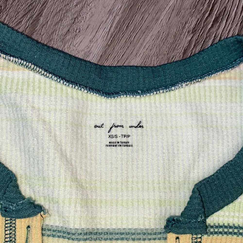 Urban Outfitters Crop Top - Picture 2 of 2